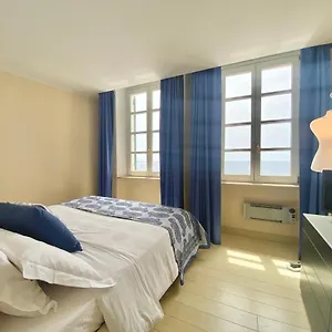 Casaviva - Beachfront Trilo With Parking In Apartment Camogli